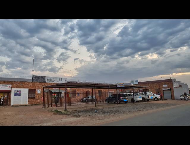 1,175M² BUSINESS FOR SALE IN WINDMILL PARK